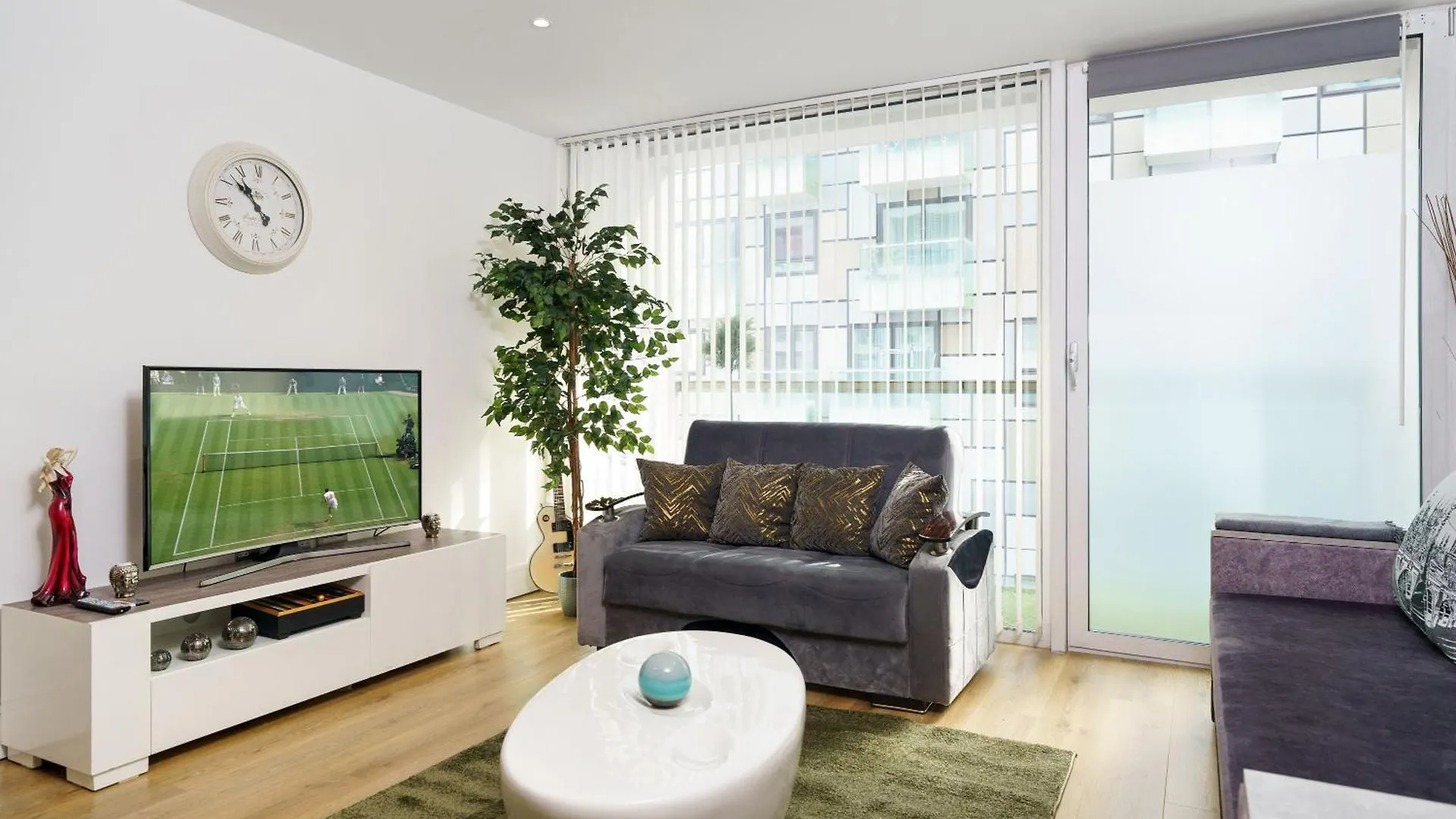 Cobalt Point, South Quay Apartment London United Kingdom