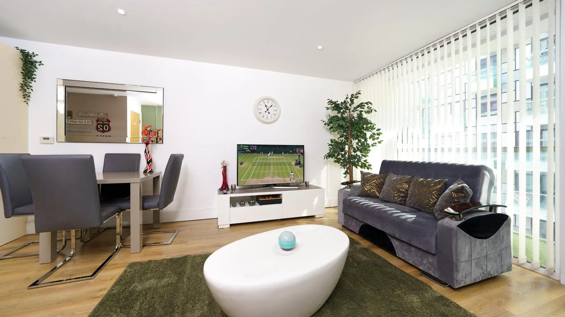 Cobalt Point, South Quay Apartment London