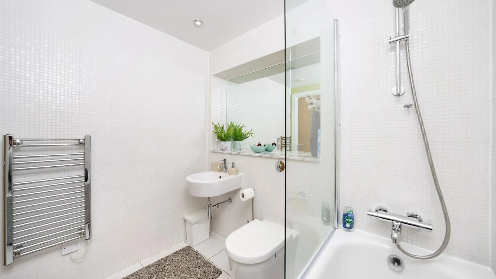 Cobalt Point, South Quay Apartment London