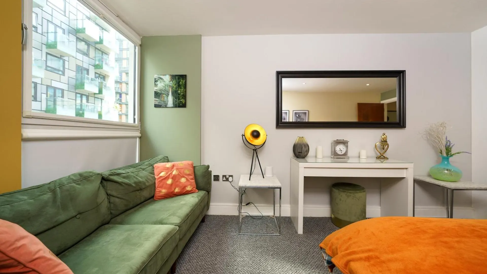 Cobalt Point, South Quay Apartment London United Kingdom